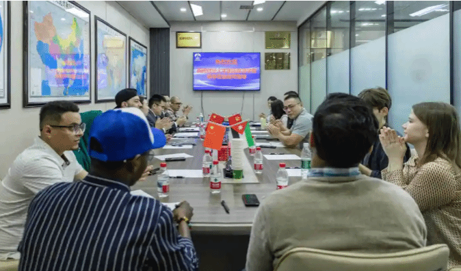 402cc永利官网与四川中欧国际物流有限公司签署校企合作协议